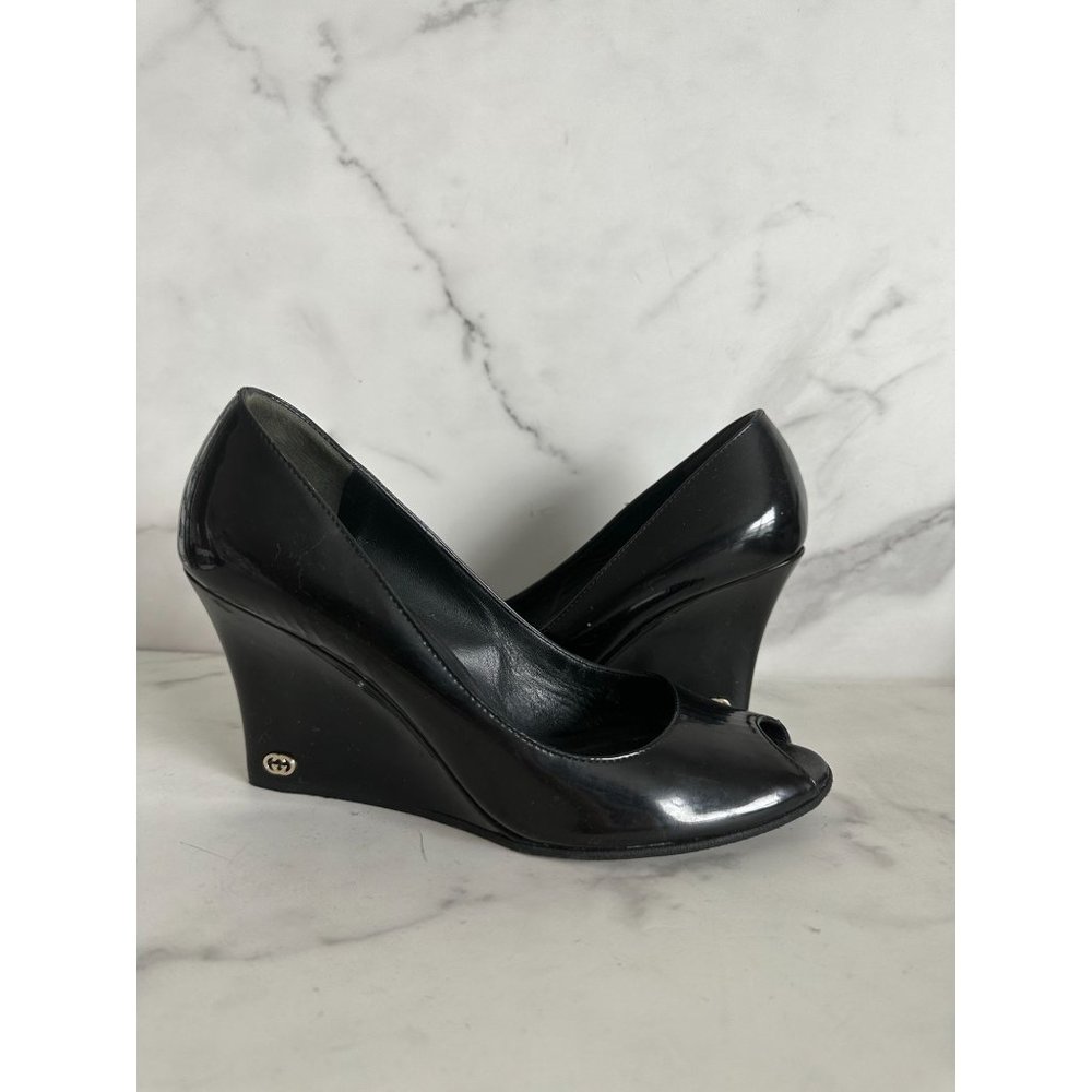 GUCCI Black Patent Leather Peeptoe Wedges Size 37.5/7.5